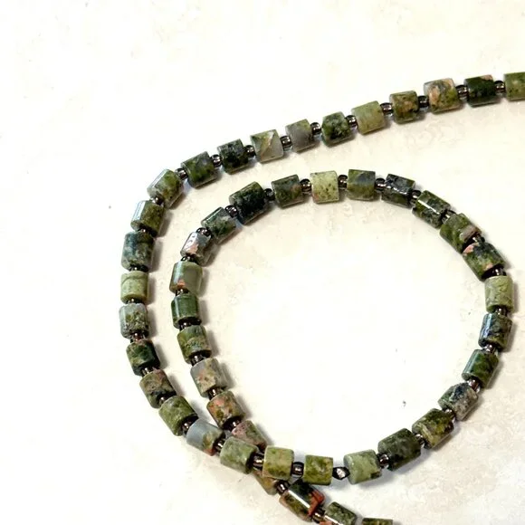 Green Unakite Short Necklace, Genuine Gemstone Beaded Necklace - Picture 4 of 9